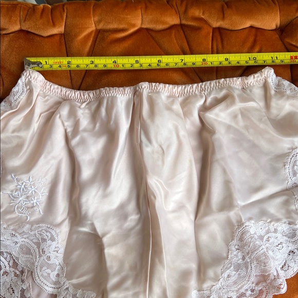 Elegant Cream Lace Trim Women's Intimate ~ Christian Dior NEW YORK PARIS ~ sz 7 - Picture 16 of 17